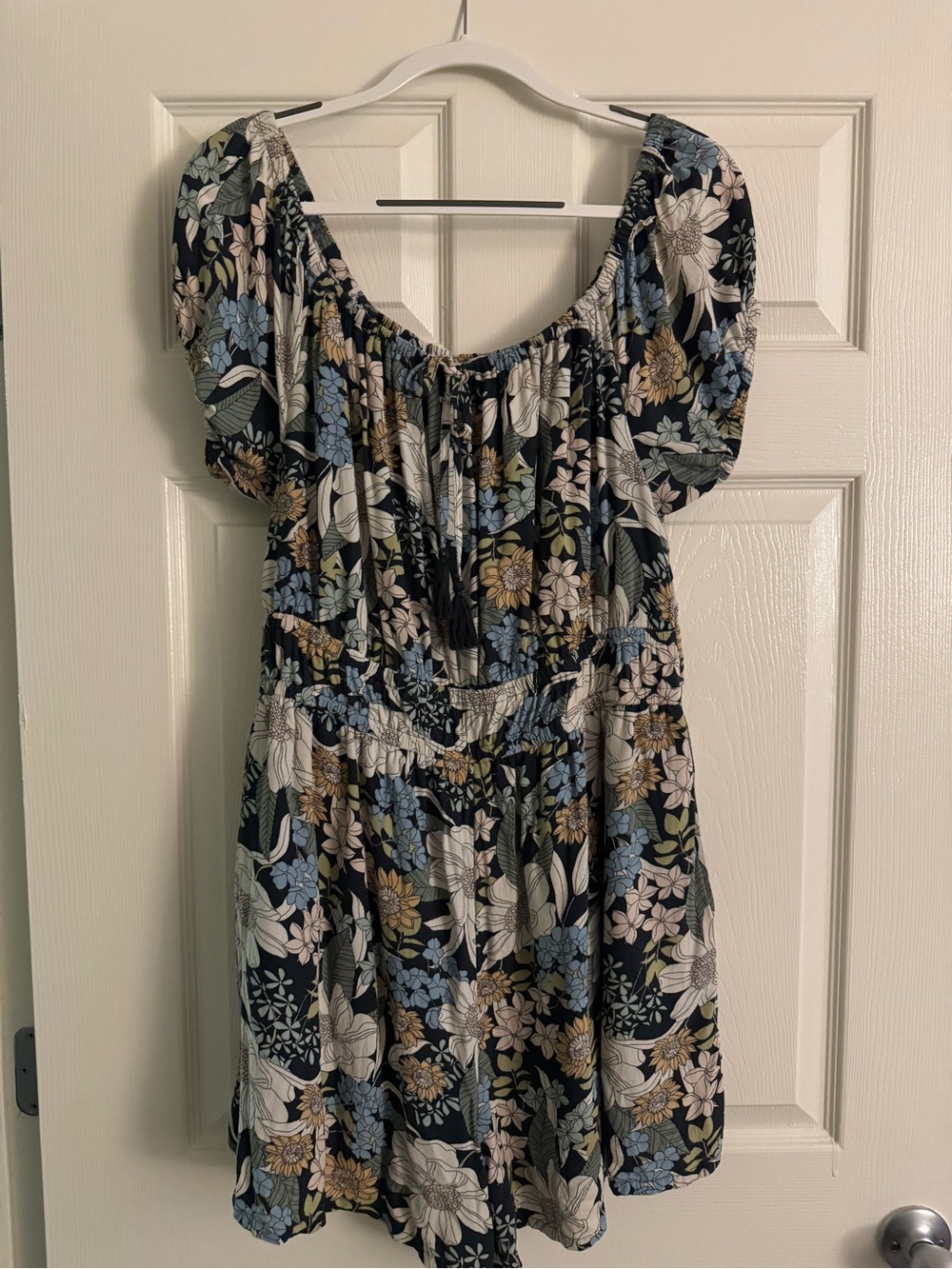 AE floral puff sleeve romper with pockets!